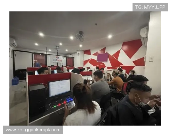 上游棋牌休闲大厅的技术支持与客服服务，确保玩家遇到问题及时得到解决